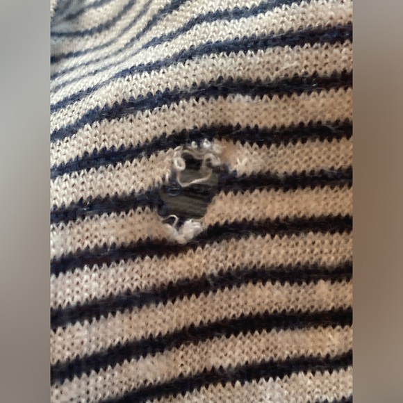 Rachel Zoe 100% Linen Button & Tie front Top. Size Medium. - Picture 8 of 12